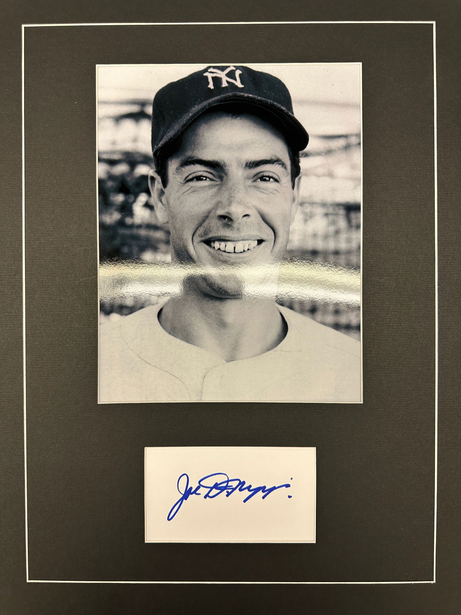 Joe Dimaggio Autograph Display (1 of 1)