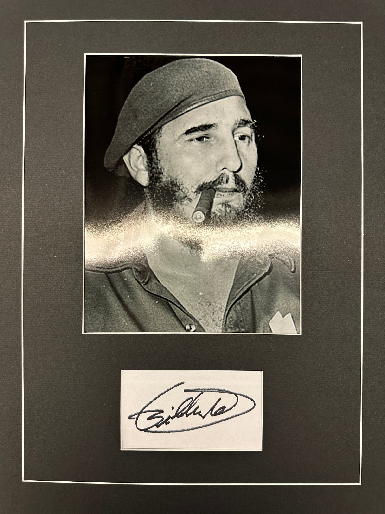 Fidel Castro Autograph Display (1 of 1)
