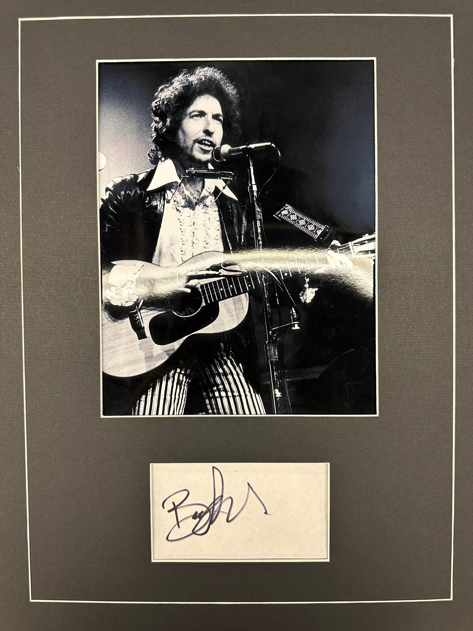 Bob Dylan Autograph Display (1 of 1)