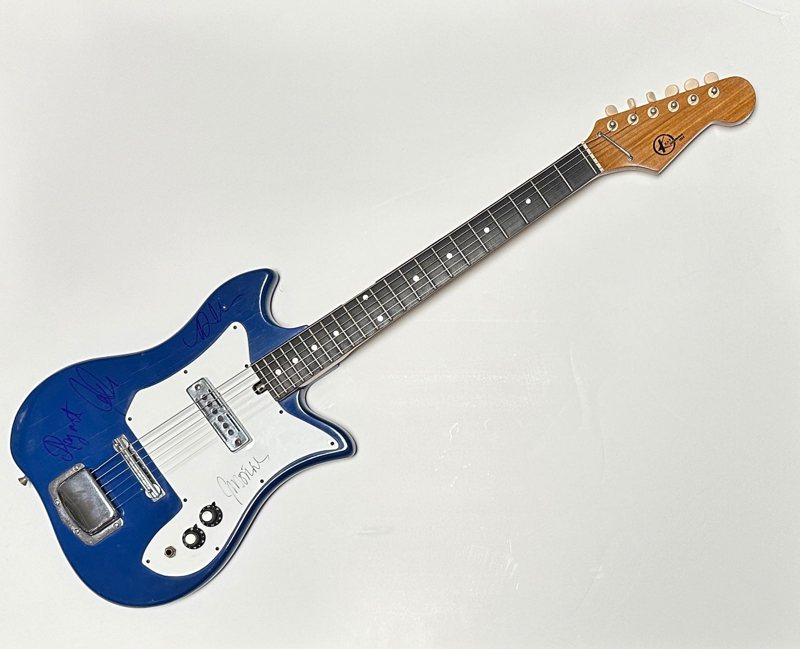 The Doors Autographed Guitar JIM MORRISON RAY ROBBY JOHN (1 of 1)