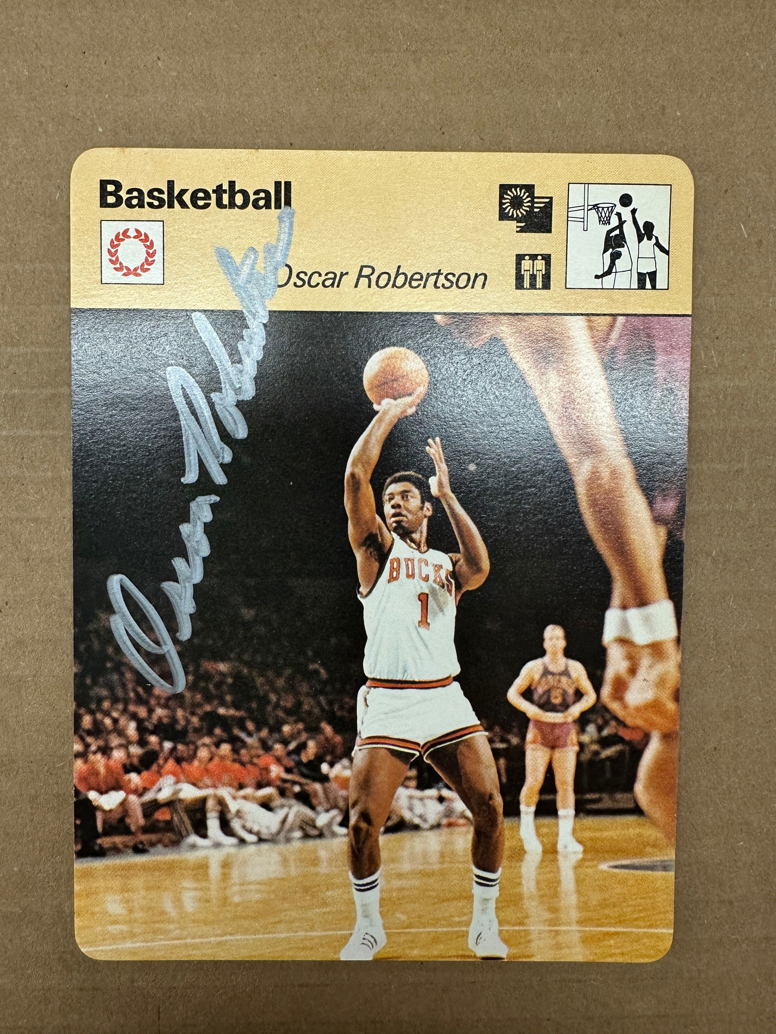 Oscar Robertson Autographed Card (1 of 1)