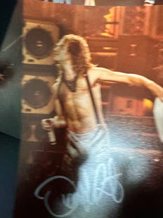 David Lee Roth AUTOGRAPHED 8X10: Displays are not framed, and can be framed for a cost. Framed items will state they are framed in the name of the item. All signed items come with a COA. All items now come with a 3rd Party COA from P