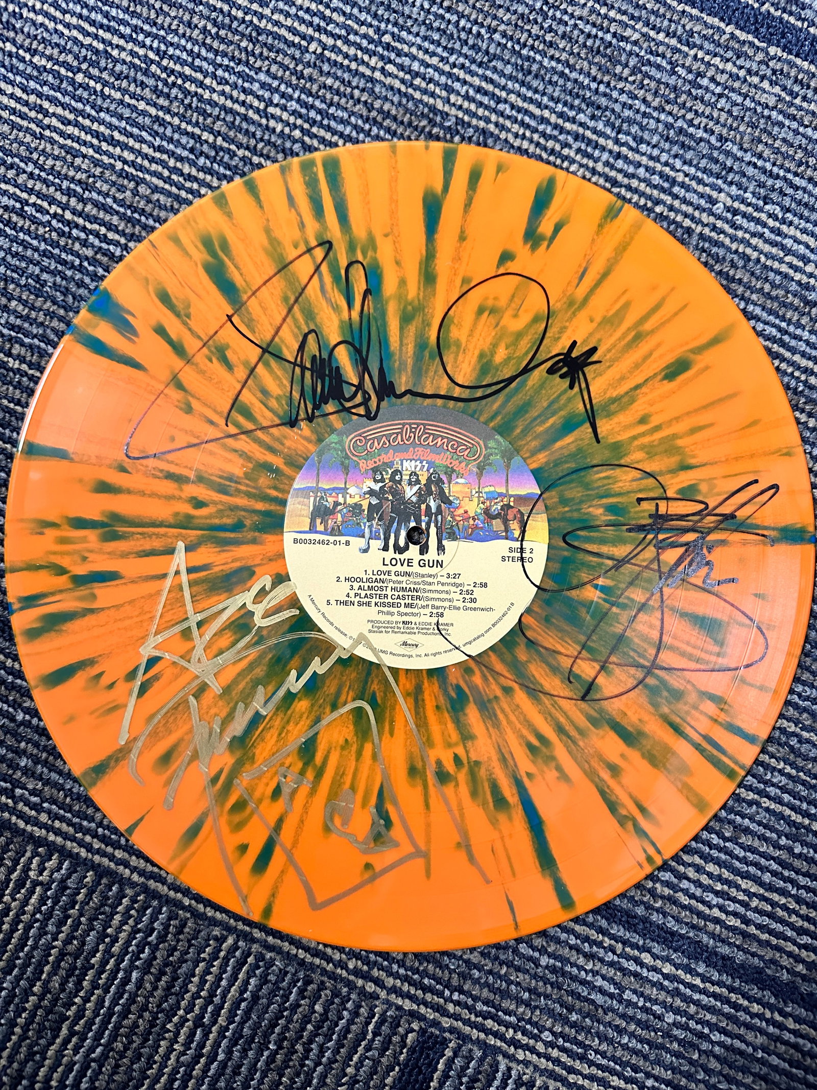 Kiss Autographed Love Gun Actual Orange Vinyl ACE PAUL GENE: Displays are not framed, and can be framed for a cost. Framed items will state they are framed in the name of the item. All signed items come with a COA. All items now come with a 3rd Party COA from P