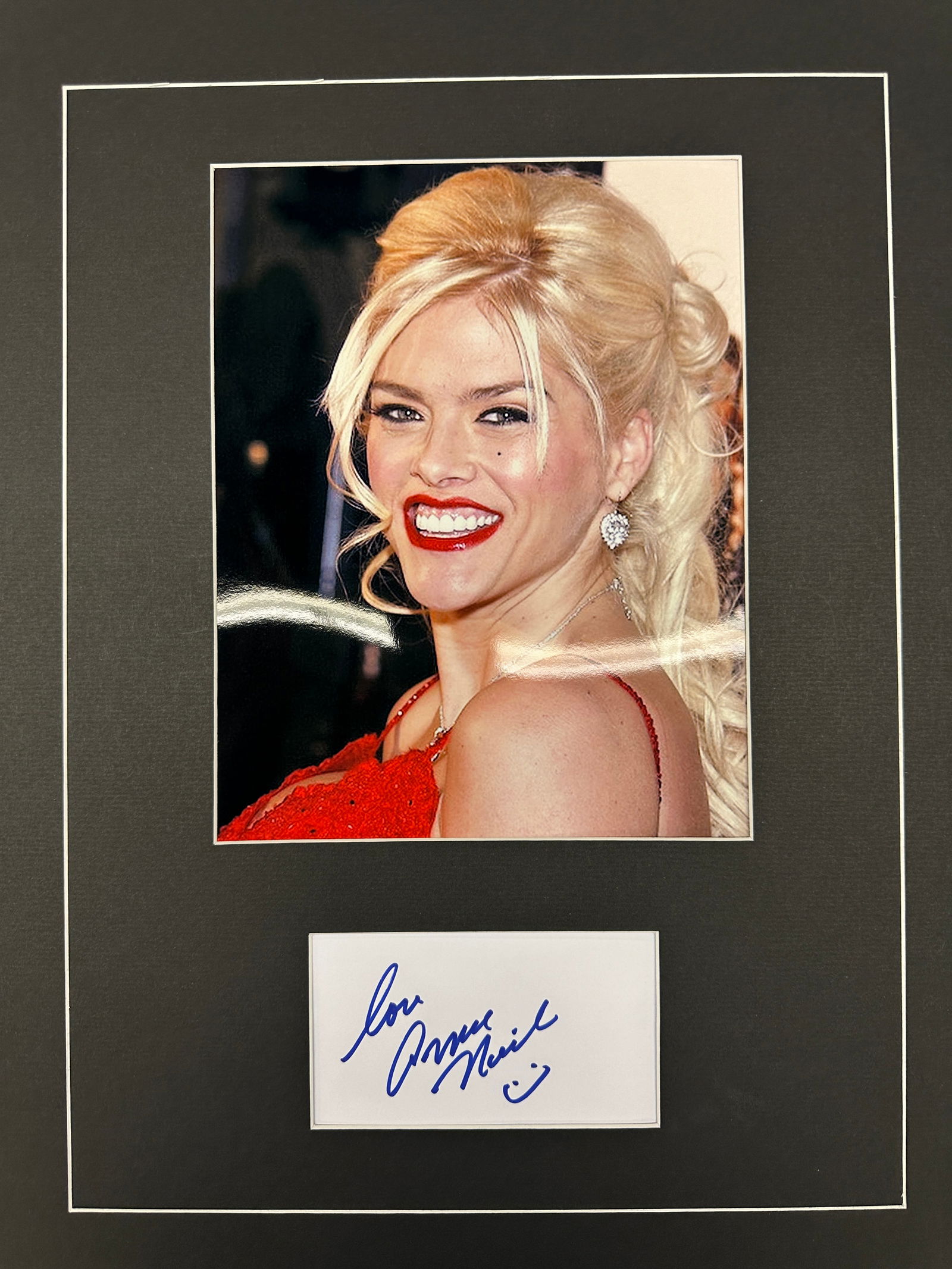 Anna Nicole Smith Autograph Display (1 of 1)