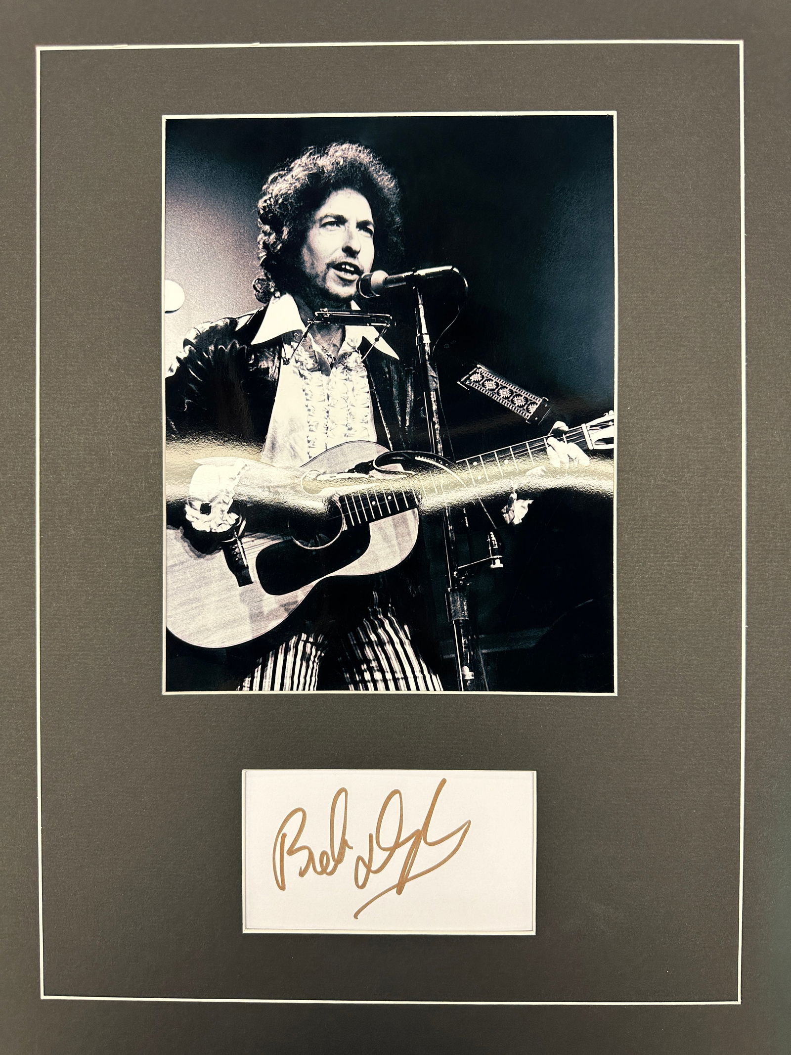 Bob Dylan Autograph Display (1 of 1)