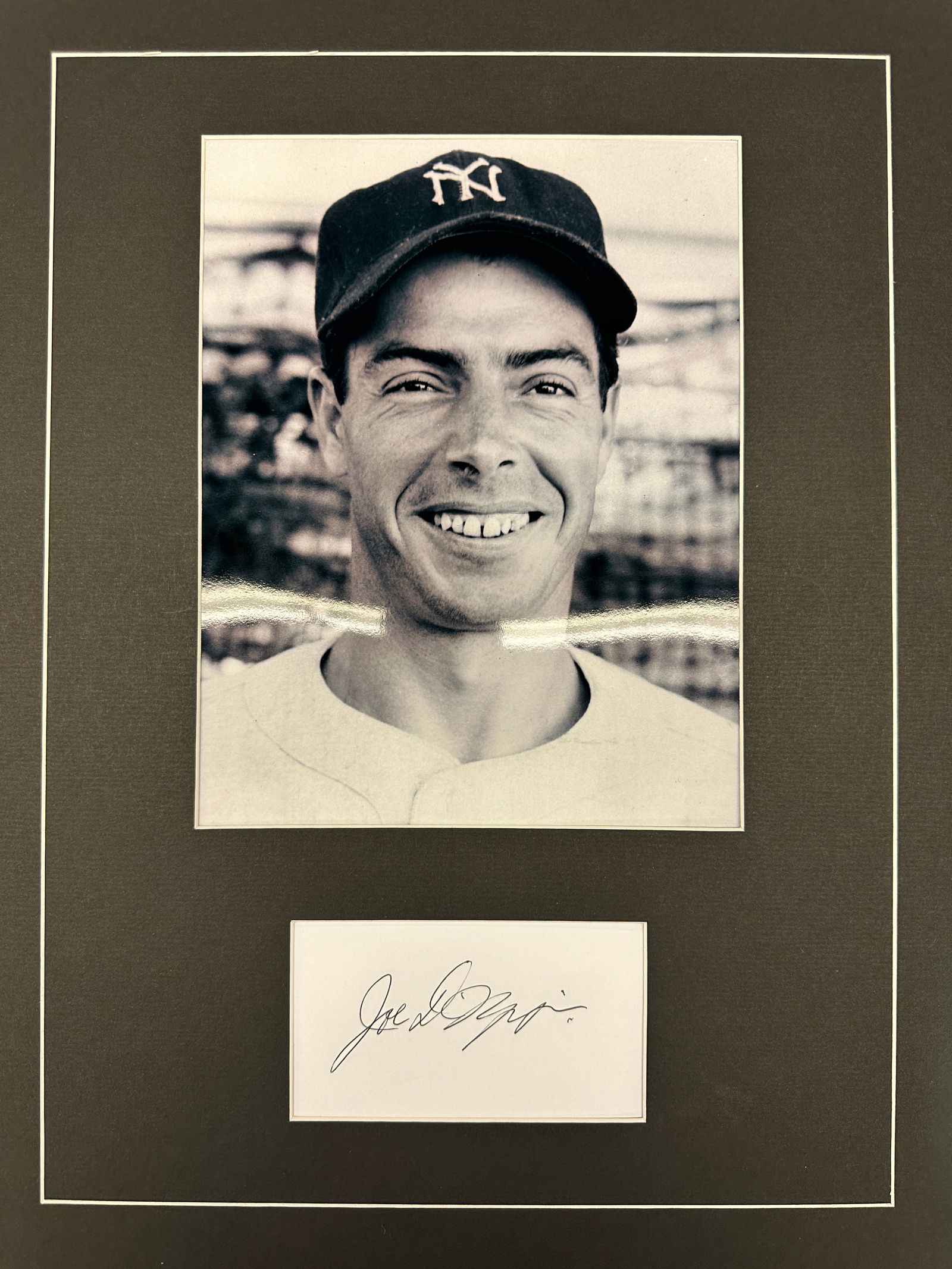 Joe Dimaggio Autograph Display (1 of 1)