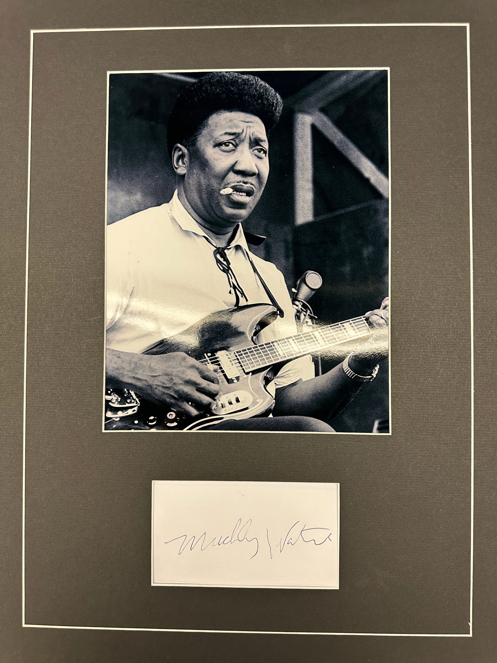 Muddy Waters Autograph Display (1 of 1)
