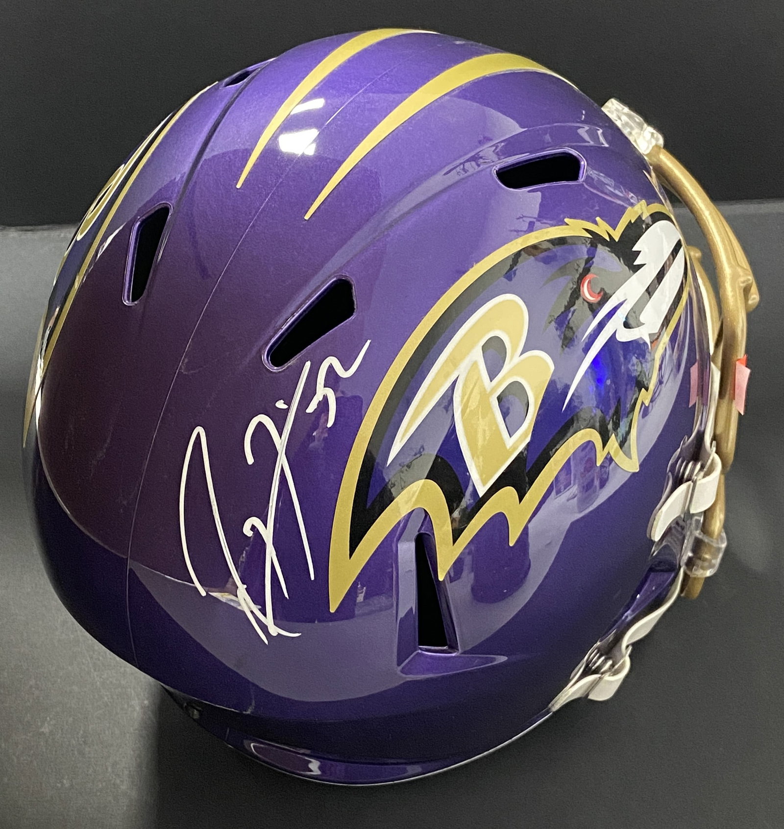 Ray Lewis Signed Helmet Beckett: Beckett witnessed on 12/10/2021 in Baltimore MD.Displays are not framed, and can be framed for a cost. Framed items will state they are framed in the name of the item. All signed items come with a COA