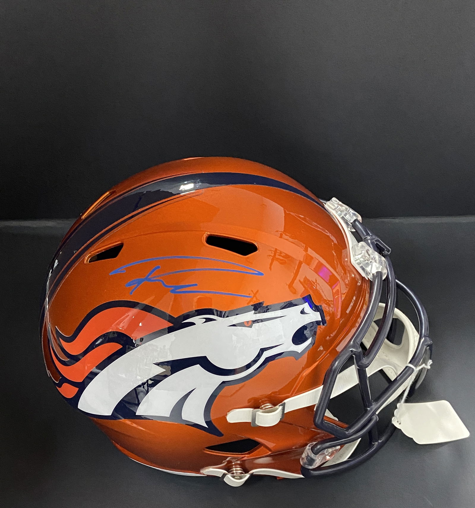 Russell Wilson Signed Broncos Helmet Fanatics Auth (1 of 2)
