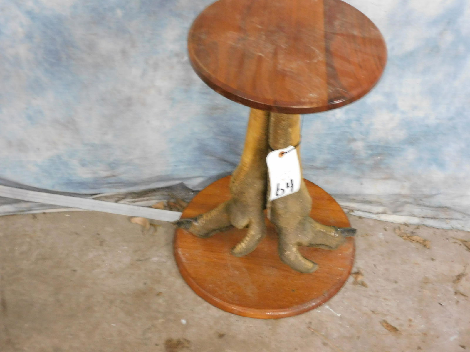 OSTRICH FOOT TABLE (1 of 3)