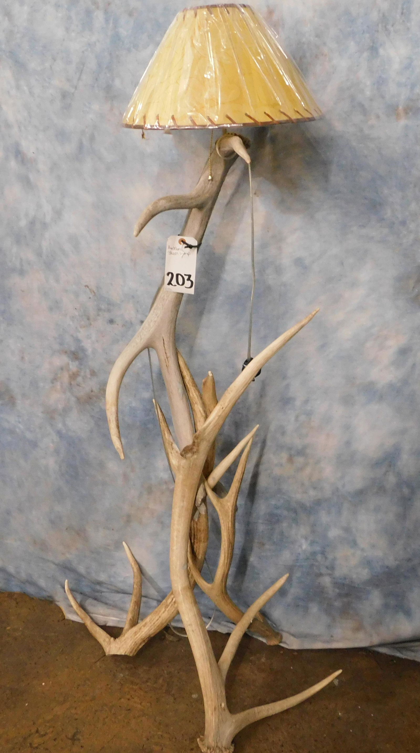 ANTLER FLOOR LAMP (1 of 2)
