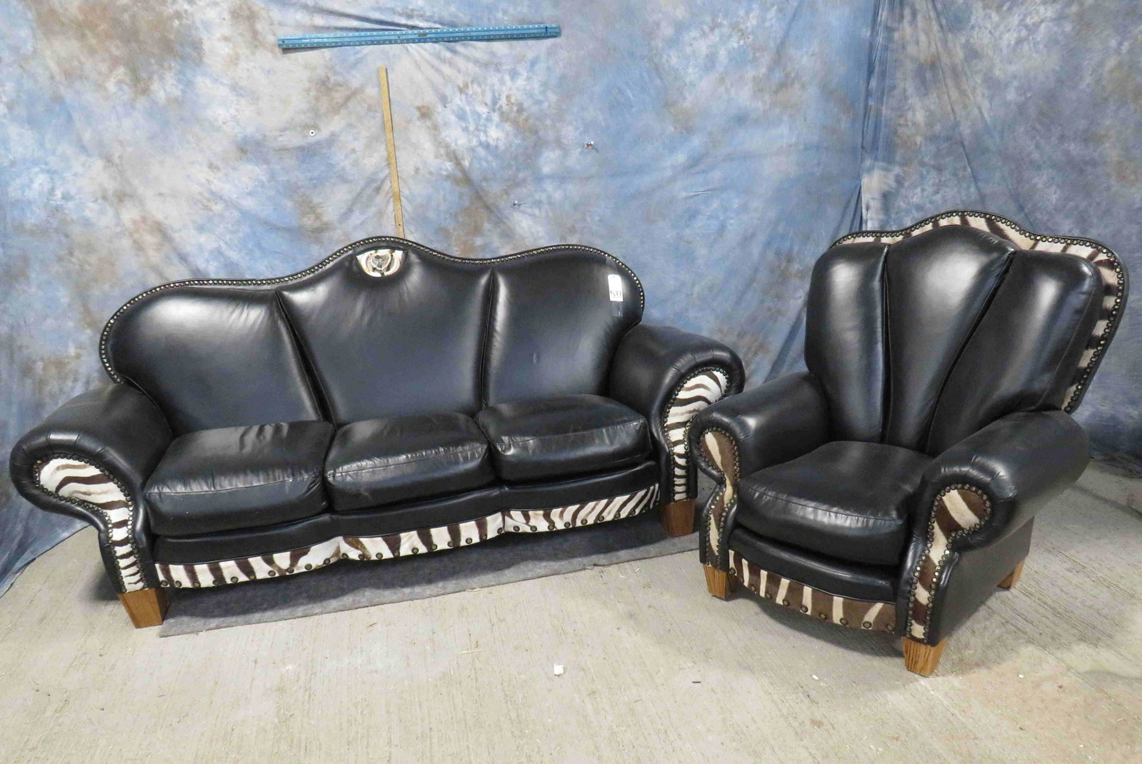 ZEBRA HIDE COUCH & CHAIR (2x$): TAXIDERMY