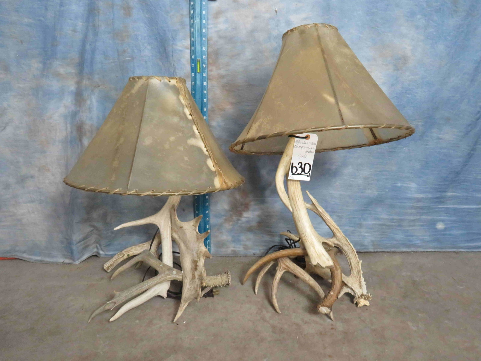 2 ANTLER TABLE LAMPS W/RAWHIDE SHADES (2x$): TAXIDERMY
