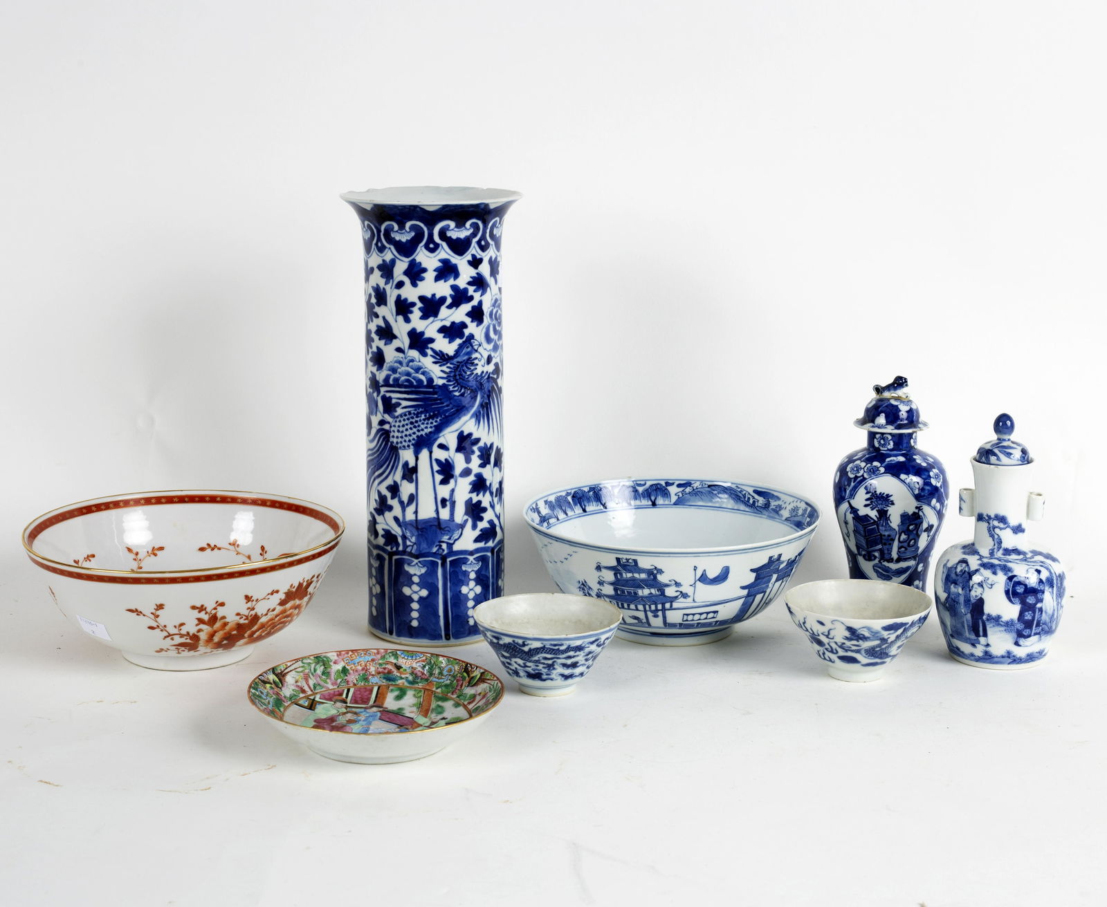 A small group of Chinese blue and white ceramics, (1 of 1)