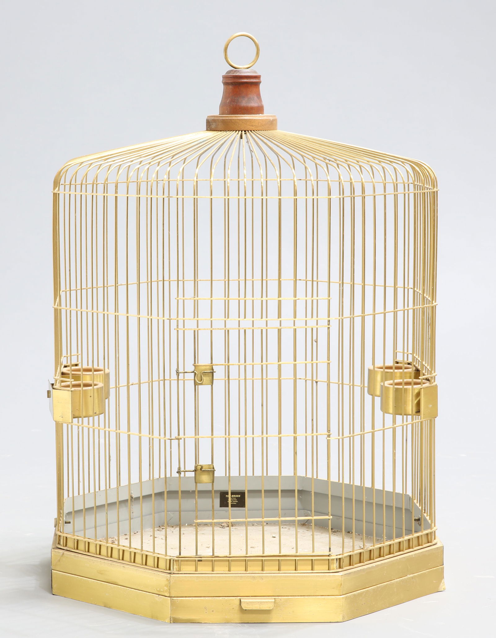 ~ A LARGE COUNTRY HOUSE BRASS BIRDCAGE, octagonal. 88cm: ~ A LARGE COUNTRY HOUSE BRASS BIRDCAGE, octagonal. 88cm high, 62.5cm wide