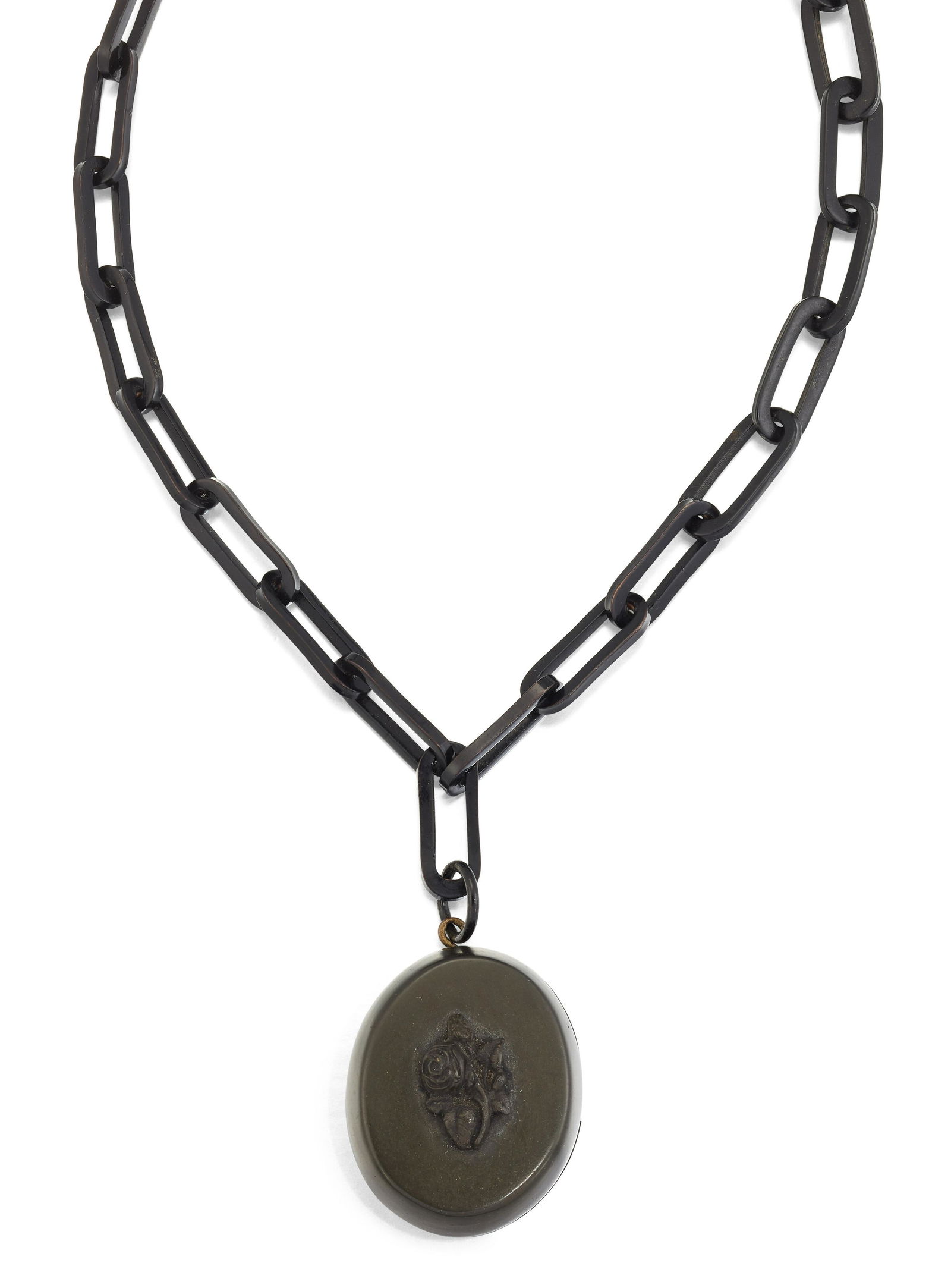 A VICTORIAN JET PENDANT AND CHAIN, the oval jet locket (1 of 1)