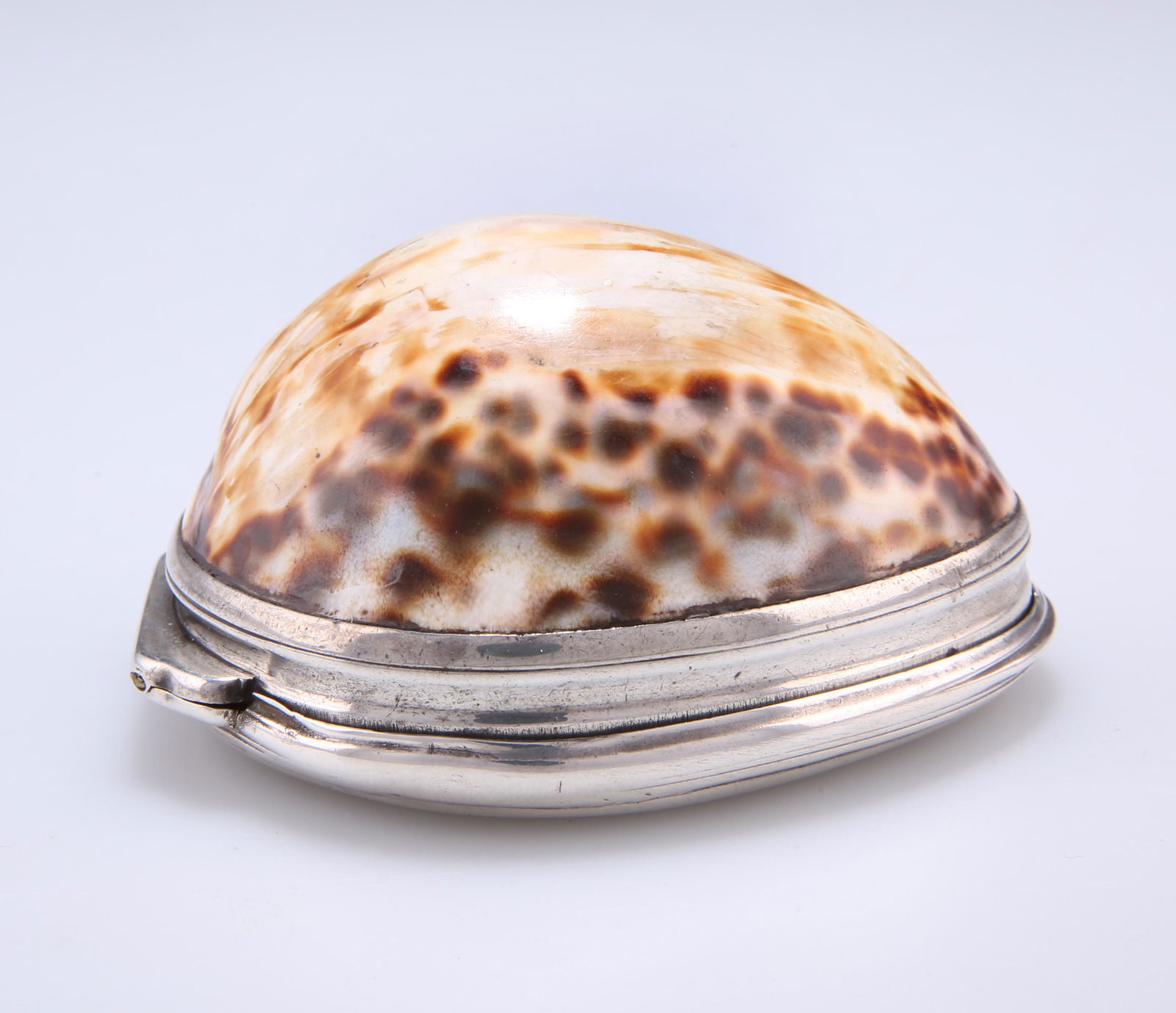 A GEORGE III SILVER AND COWRIE SHELL SNUFF, LATE 18TH (1 of 3)