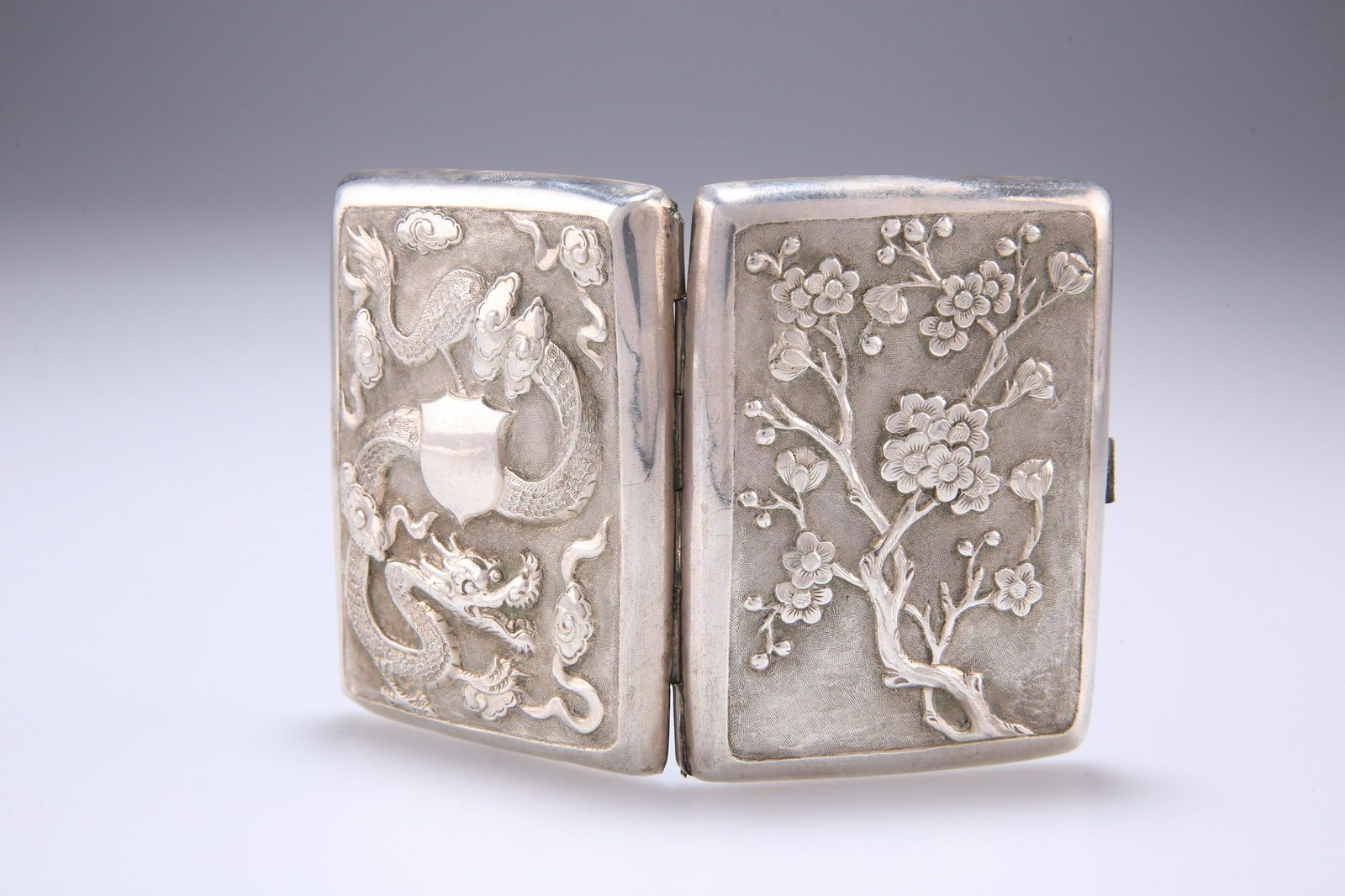 A CHINESE WHITE METAL CIGARETTE CASE, LATE 19TH (1 of 3)