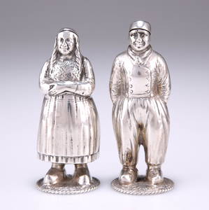 A PAIR OF DUTCH SILVER NOVELTY FIGURAL SALT AND PEPPER