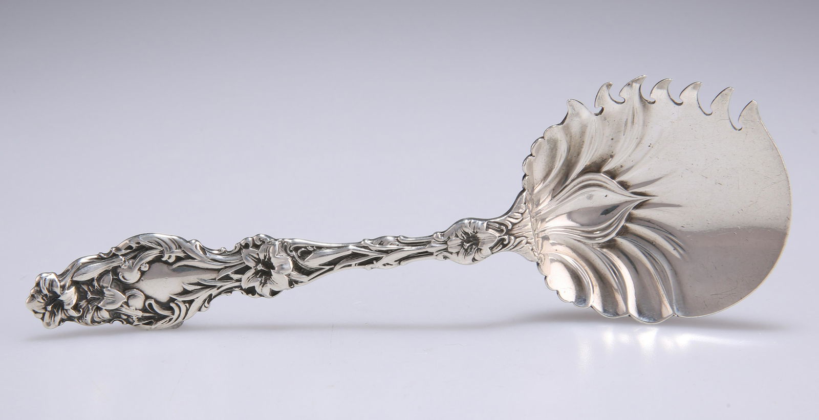 AN AMERICAN STERLING SILVER LILY PATTERN CUCUMBER (1 of 2)