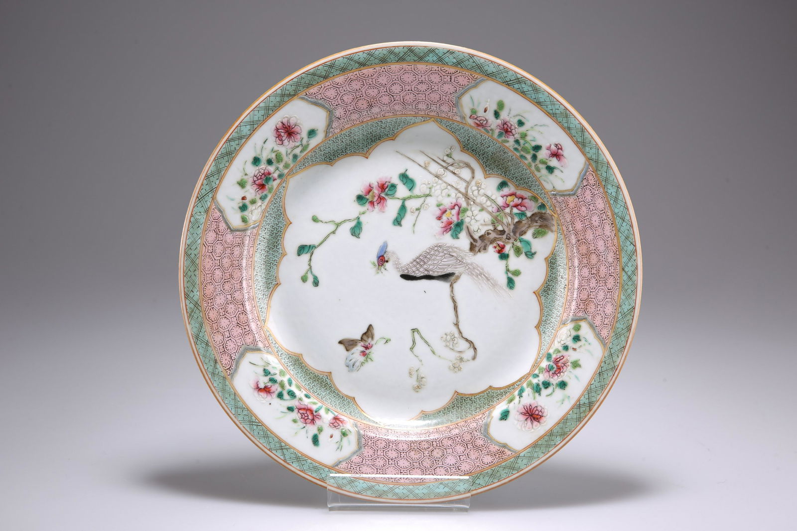 A CHINESE EXPORT FAMILLE ROSE PLATE, 18TH CENTURY, (1 of 2)