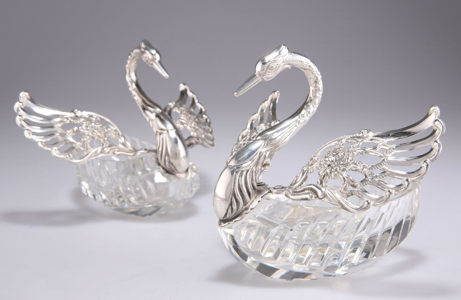A PAIR OF GERMAN SILVER-MOUNTED GLASS BOWLS (1 of 1)