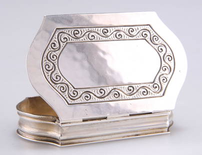 AN ARTS AND CRAFTS SILVER SNUFF BOX: AN ARTS AND CRAFTS SILVER SNUFF BOX, by Omar Ramsden, London 1932, shaped rectangular, the hinged cover flat chased with a scrolling band, the interior gilded. 6cm wide, 1.4 troy ounces