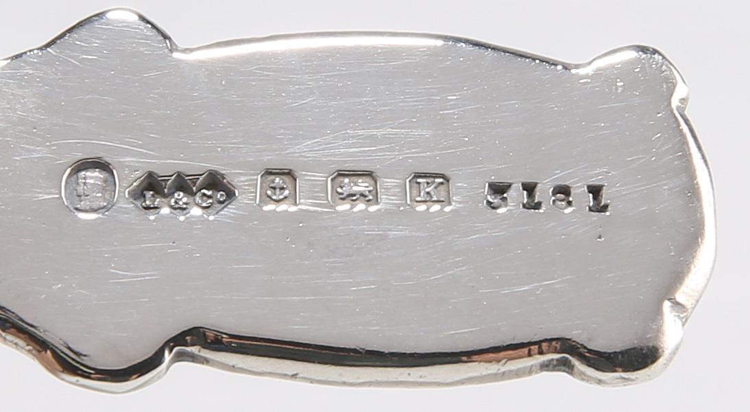 A GEORGE V SILVER CADDY SPOON (1 of 1)