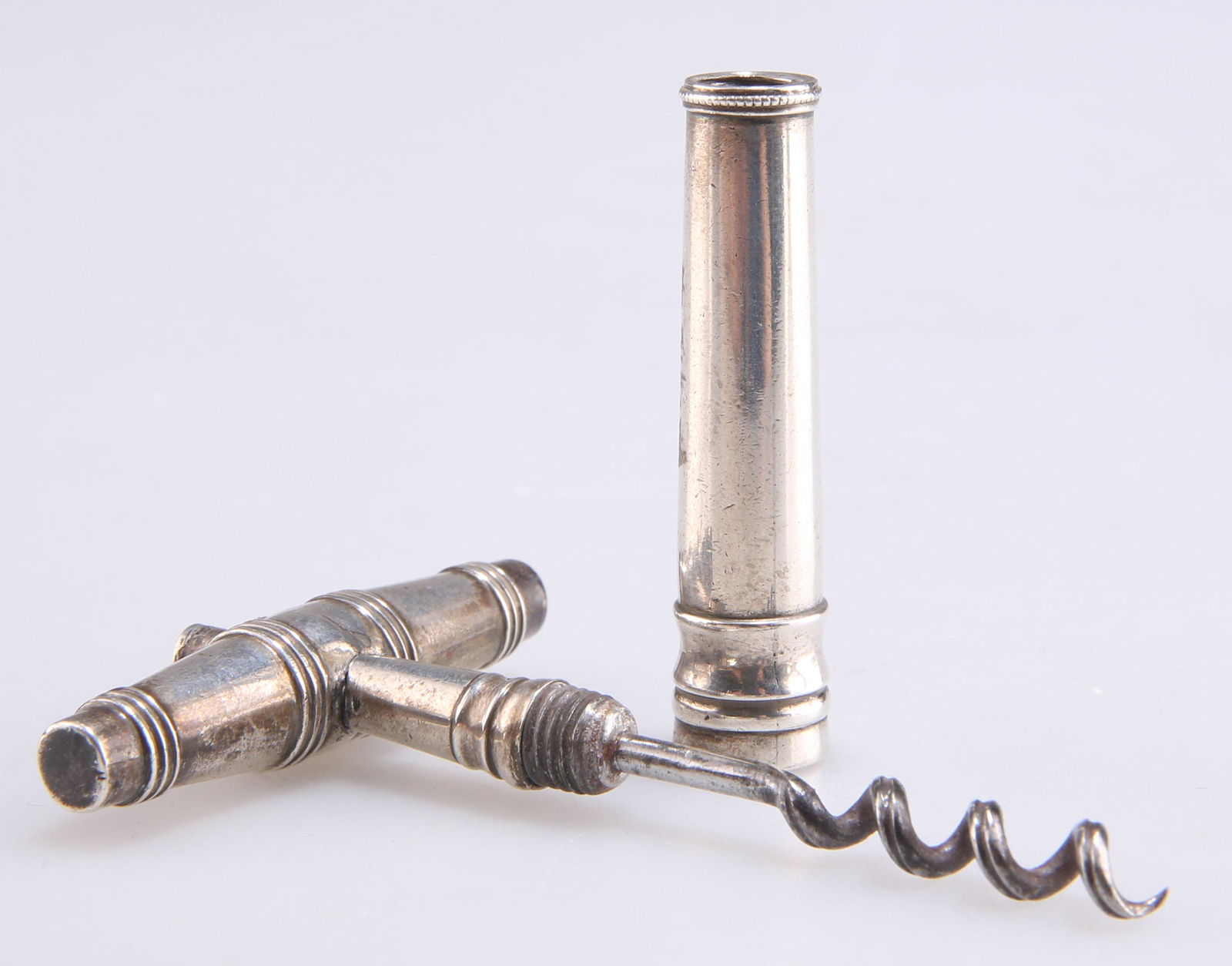 A GEORGE III SILVER TRAVELLING CORKSCREW (1 of 1)