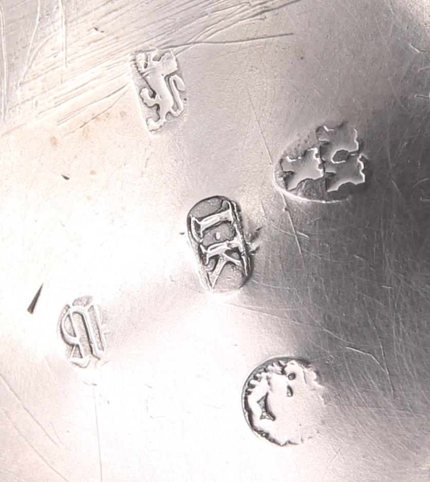 A GEORGE II SILVER TEAPOT (1 of 2)