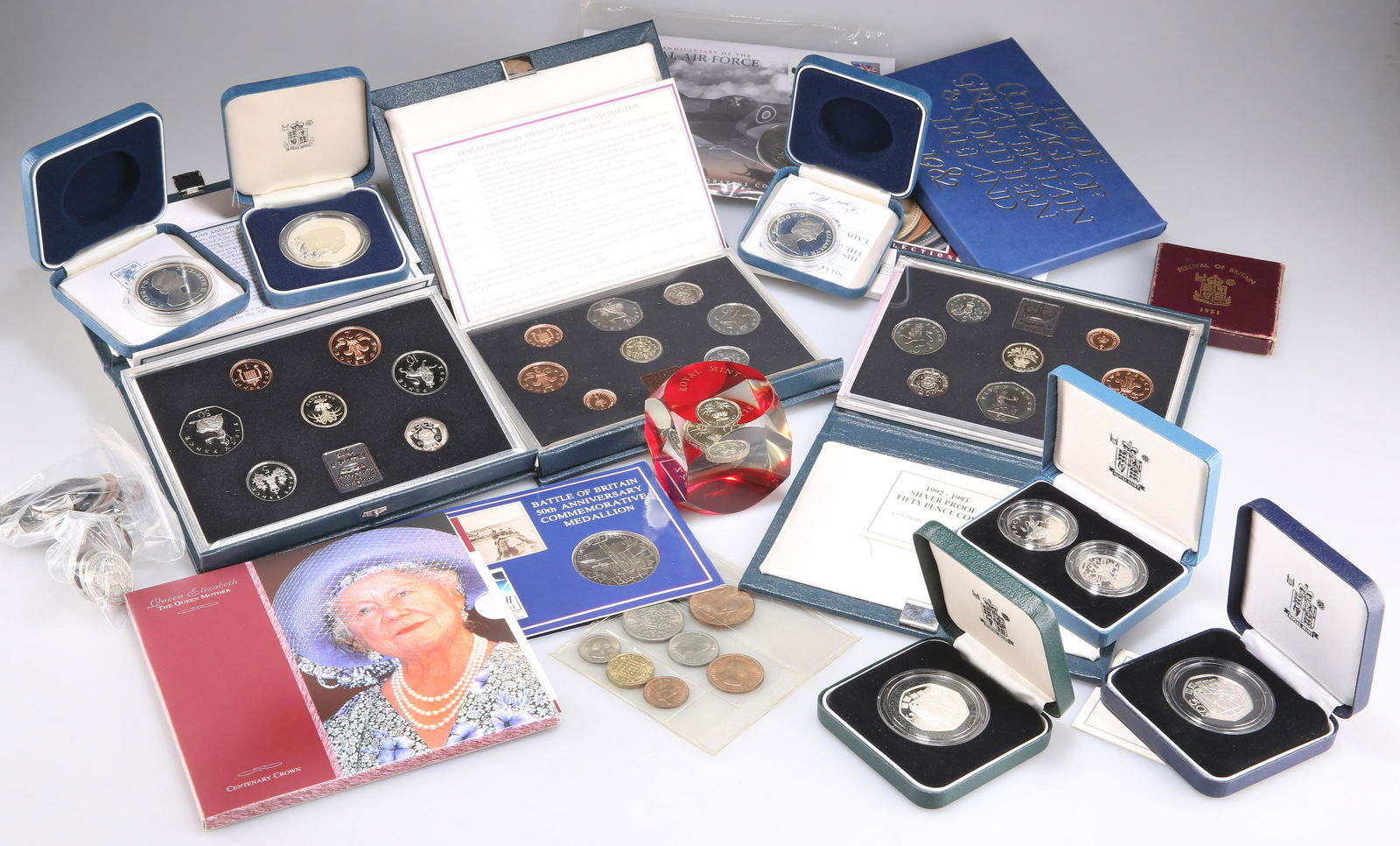 A GROUP OF COMMEMORATIVE AND PROOF COINS (1 of 1)