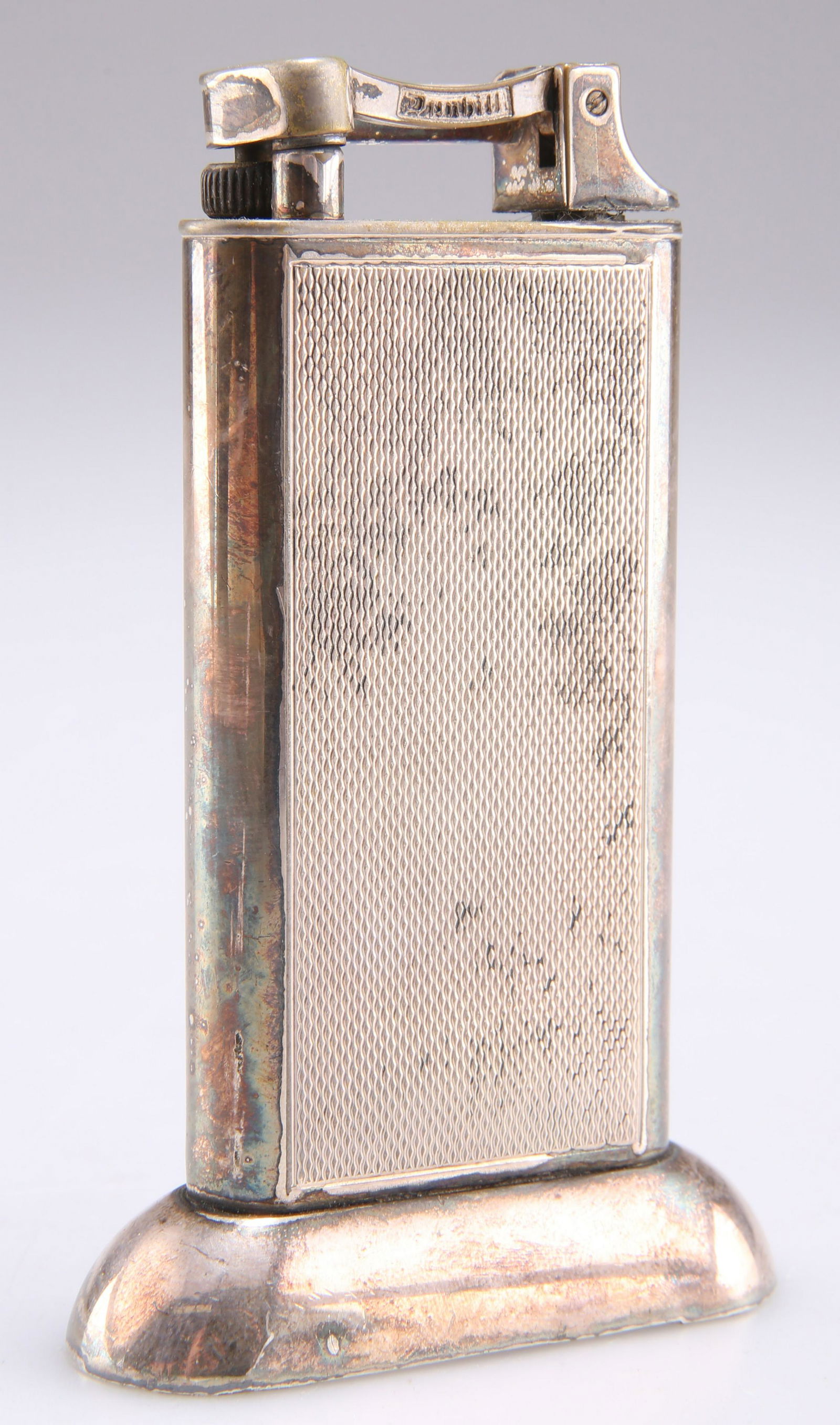 A DUNHILL SILVER-PLATED TABLE LIGHTER (1 of 1)