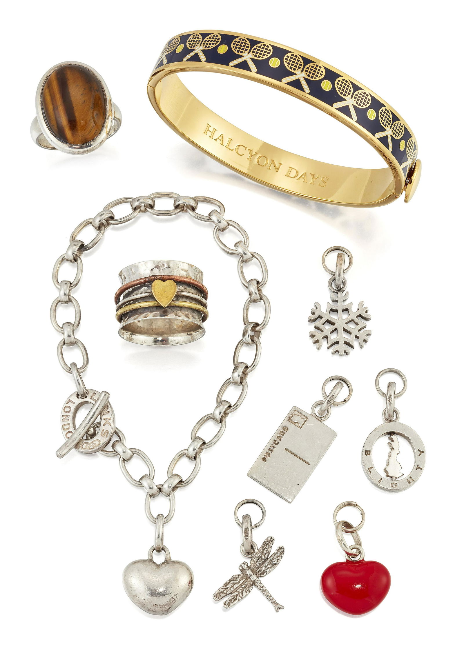 A GROUP OF JEWELLERY (1 of 1)