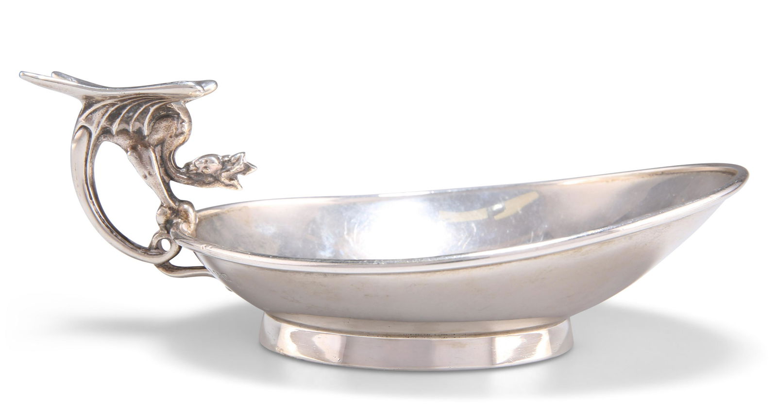 A GEORGE V SILVER ASHTRAY (1 of 2)