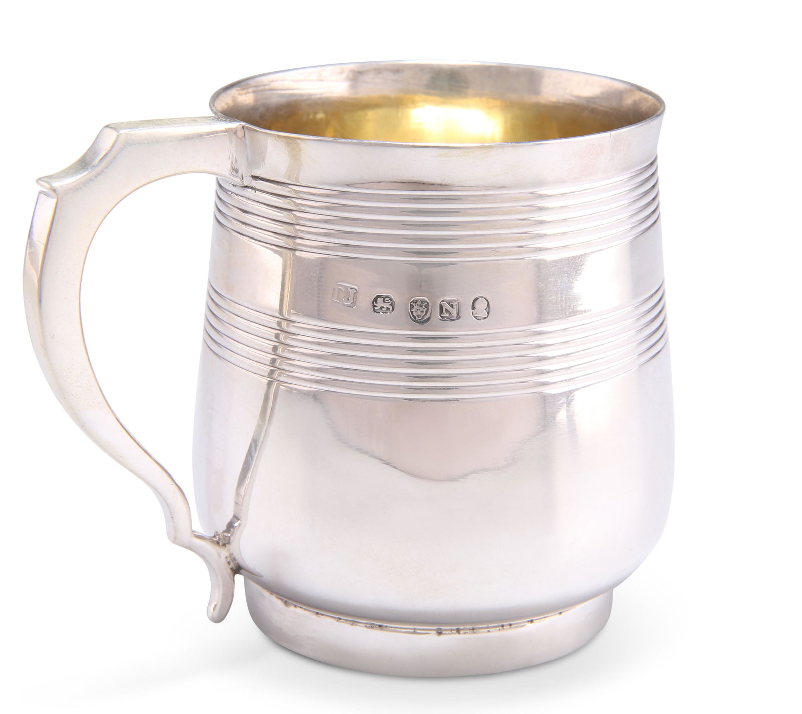 A GEORGE III SILVER MUG: A GEORGE III SILVER MUG by Thomas Johnson (probably), London 1808, of small proportions, the slightly tapering body with two bands of reeding to the top half, the lug handle with canted thumbpiece, ra
