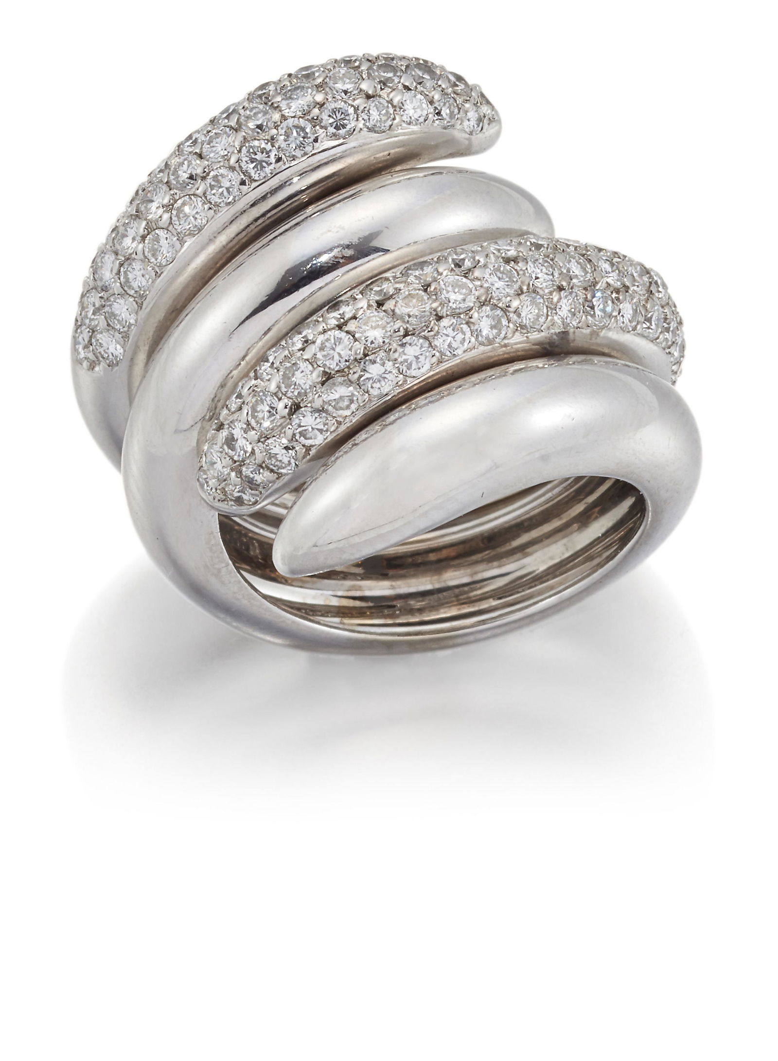 CHAUMET, PARIS - A DIAMOND TANGO RING (1 of 2)