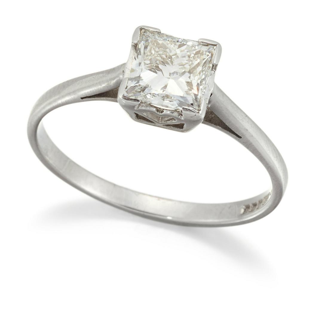 AN 18 CARAT GOLD SOLITAIRE PRINCESS-CUT DIAMOND RING (1 of 1)