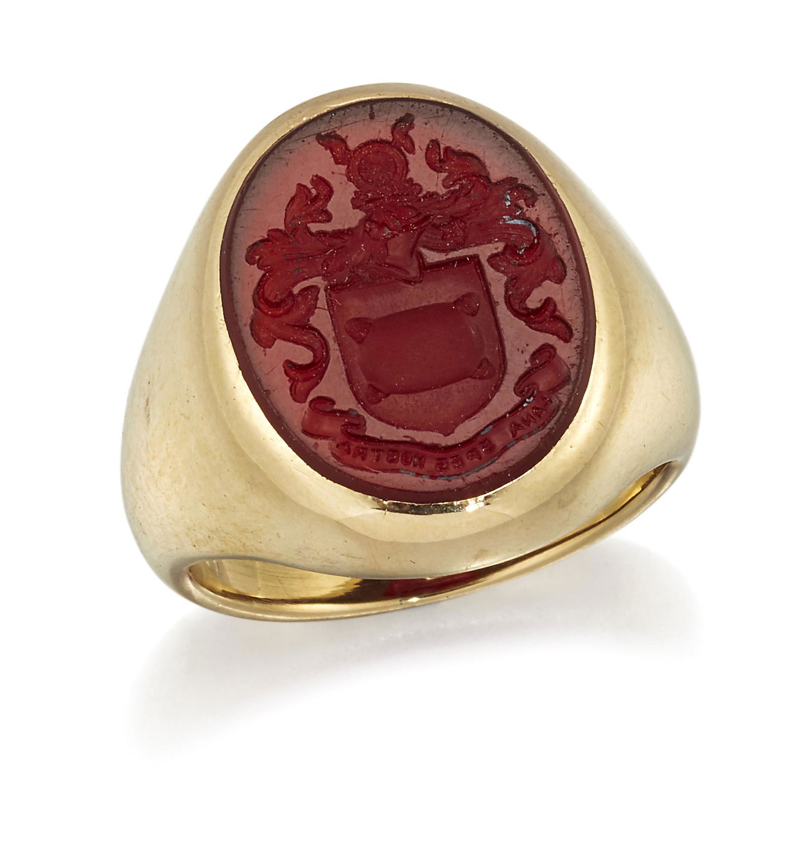 AN 18 CARAT GOLD CARNELIAN INTAGLIO SIGNET RING (1 of 1)