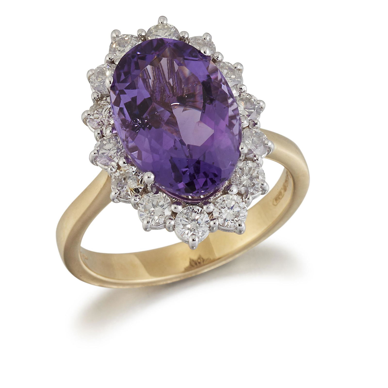 AN 18 CARAT GOLD AMETHYST AND DIAMOND CLUSTER RING (1 of 1)