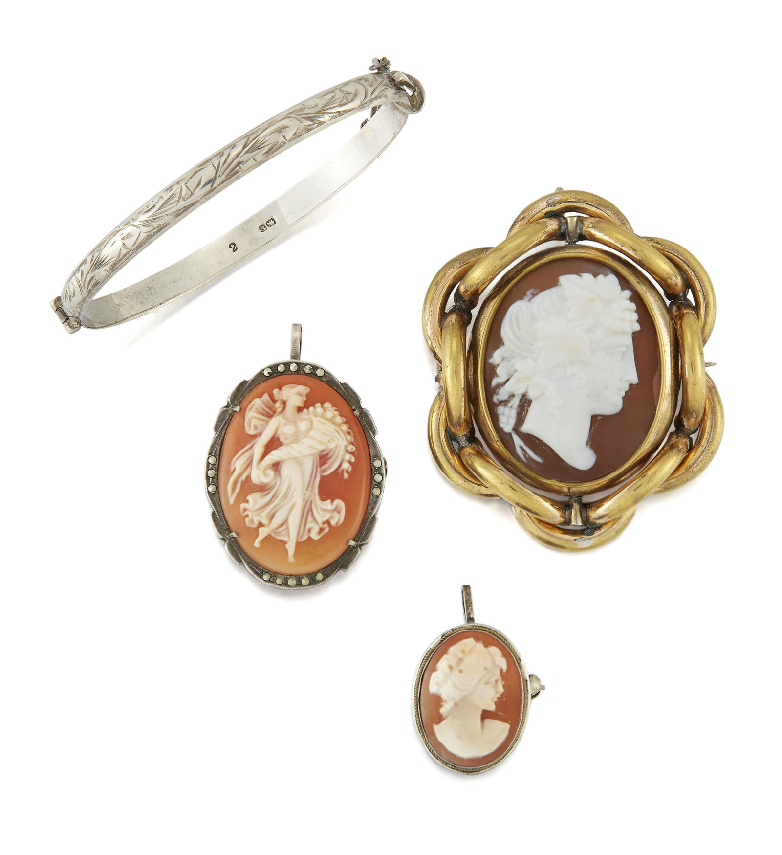 A GROUP OF JEWELLERY (1 of 1)