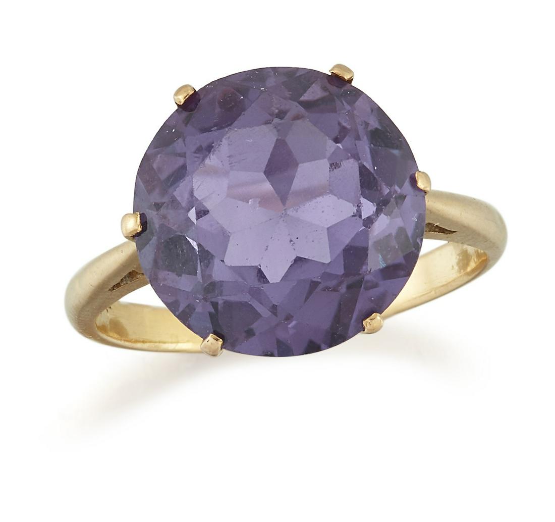 A SYNTHETIC COLOUR-CHANGE SAPPHIRE RING (1 of 1)