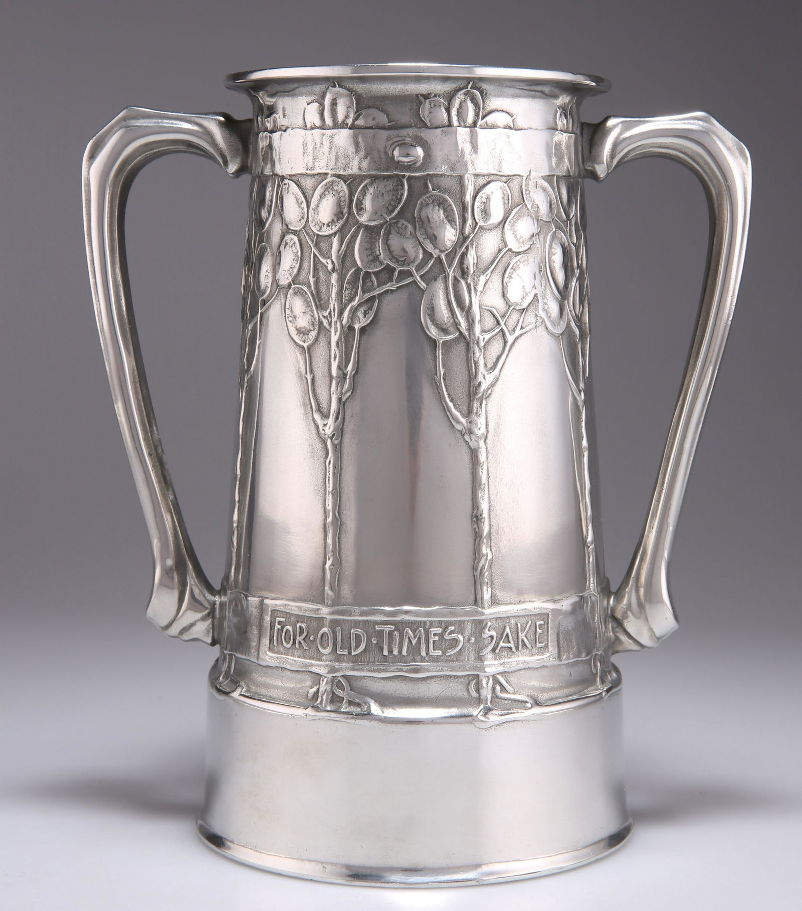 DAVID VEASEY FOR LIBERTY & CO, A TUDRIC PEWTER LOVING CUP (1 of 3)