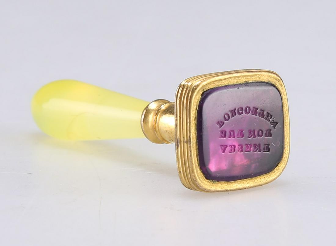 A GEORGIAN AMETHYST AND YELLOW AGATE SEAL (1 of 3)