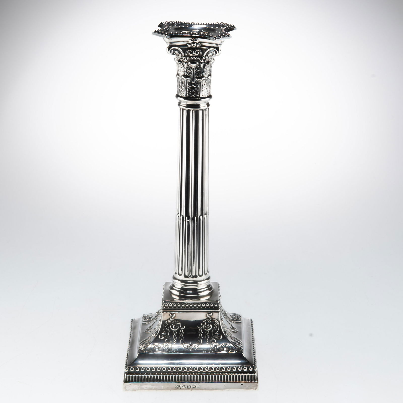 A VICTORIAN SILVER CORINTHIAN COLUMN CANDLESTICK (1 of 1)