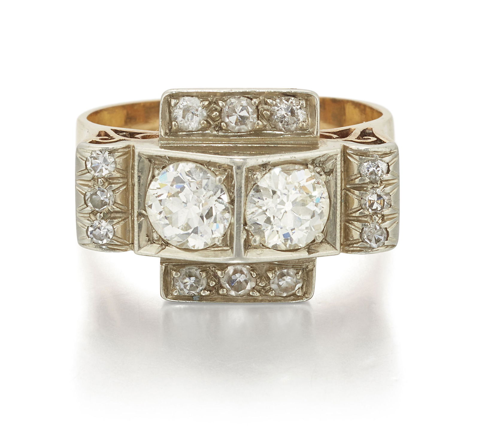 A DIAMOND DRESS RING, CIRCA 1930s/1940s (1 of 1)
