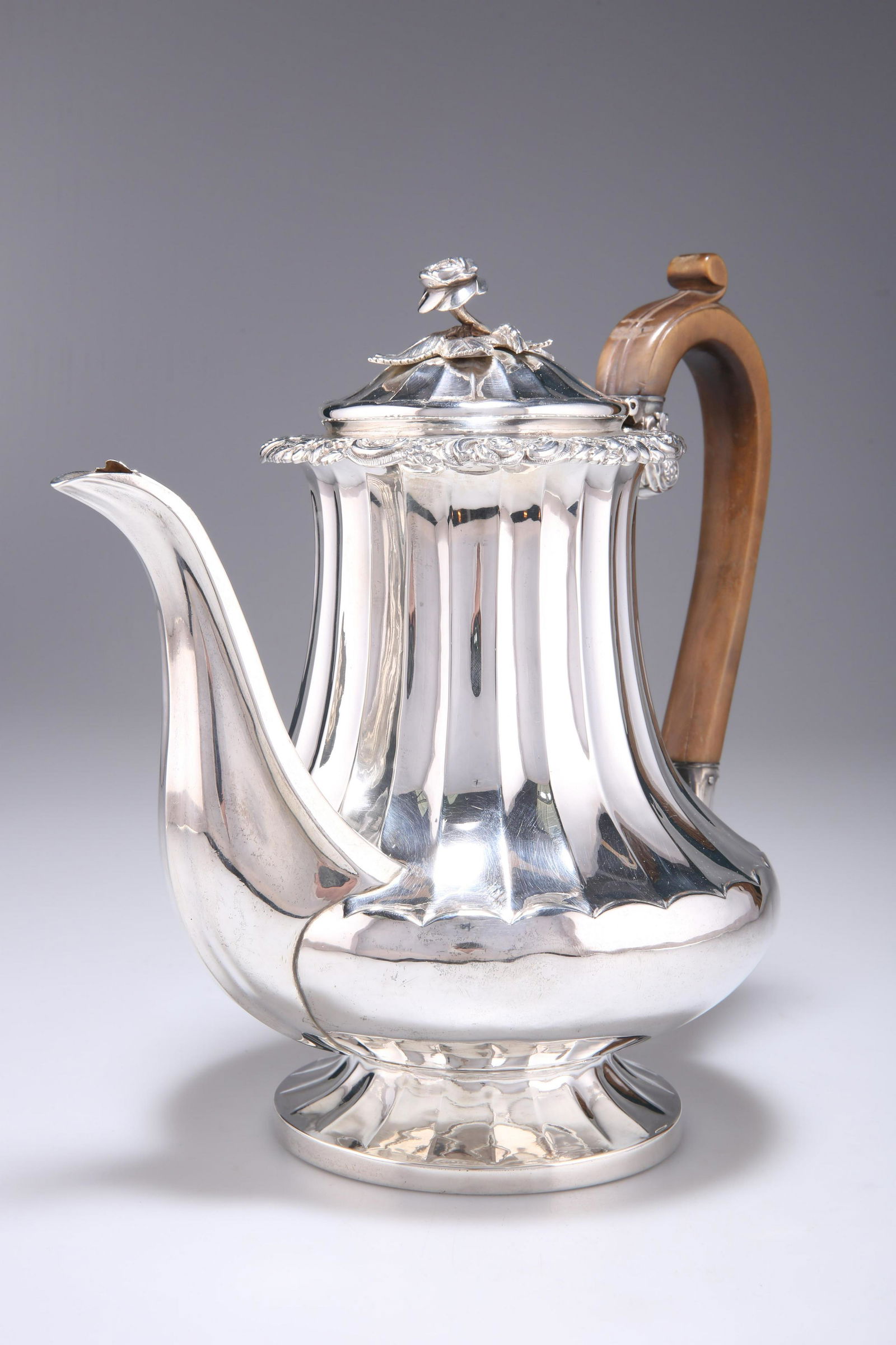 A GEORGE IV SILVER COFFEE POT (1 of 3)