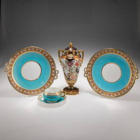 AN EARLY 20TH CENTURY COPELAND'S CHAIN PEDESTAL VASE AND COVER, AND OTHER PORCELAIN (1 of 1)