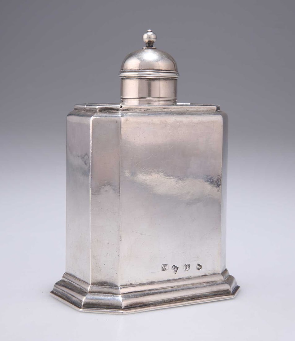 A GEORGE II SILVER TEA CADDY (1 of 2)