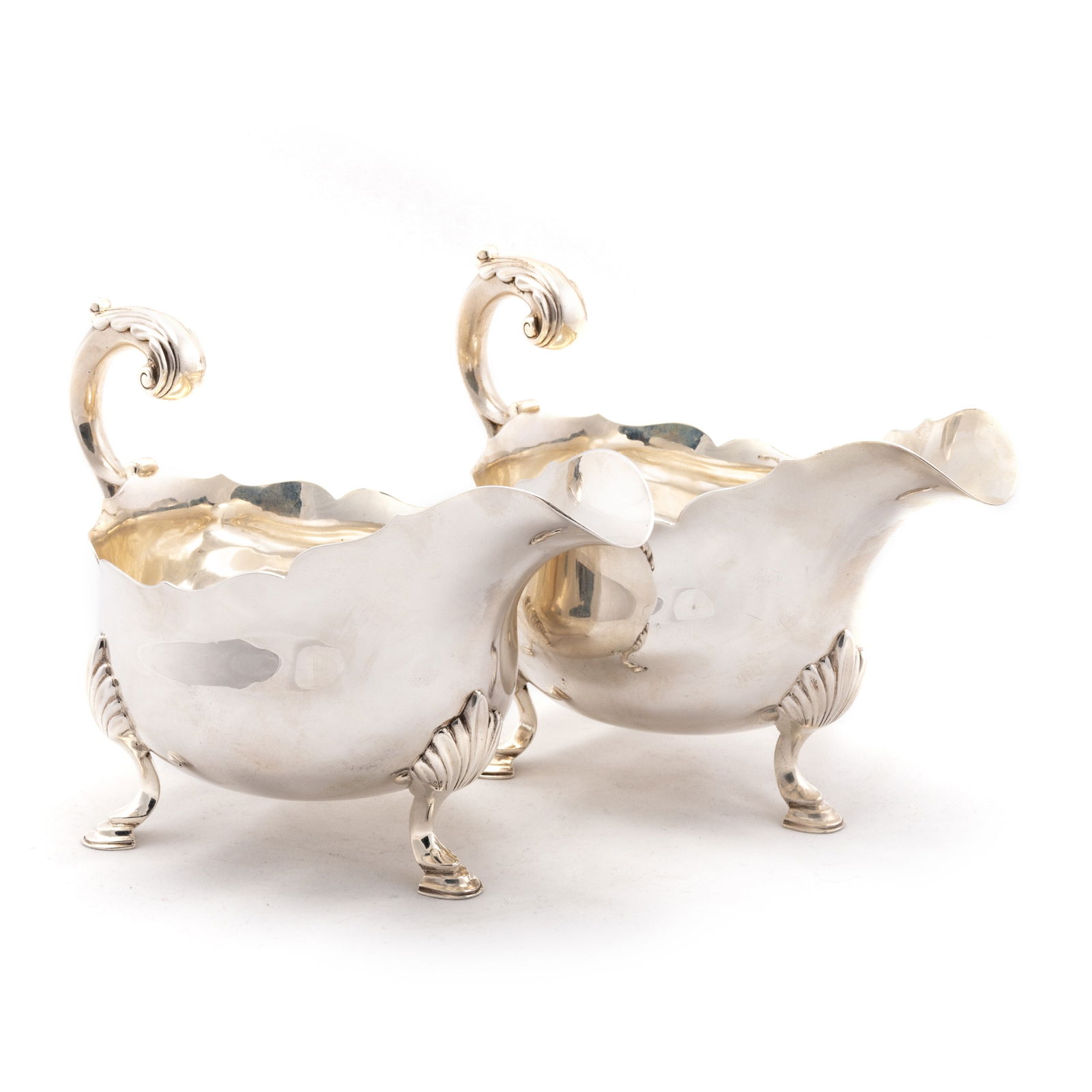 A PAIR OF VICTORIAN SILVER SAUCEBOATS (1 of 3)