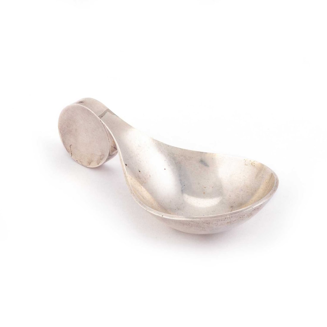 ALEX STYLES FOR GARRARD: A SILVER CADDY SPOON (1 of 2)
